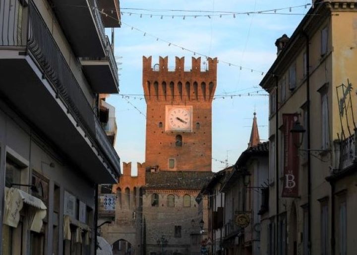Torrione di Spilamberto: medieval tower in Spilamberto